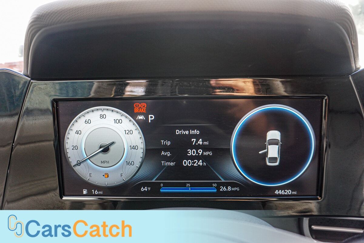 CARSCATCH - Used vehicle - SEDAN HYUNDAI ELANTRA 2022