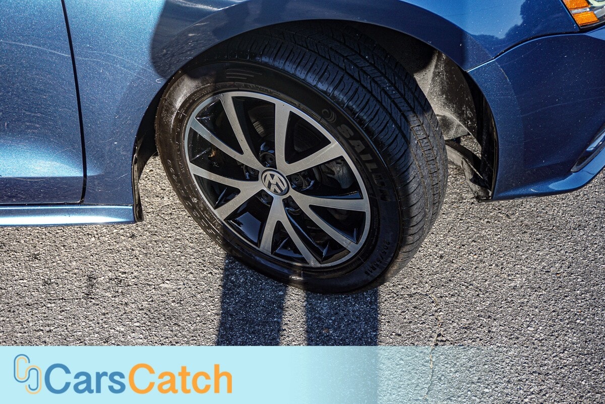 CARSCATCH - Used vehicle - SEDAN VOLKSWAGEN JETTA 2018