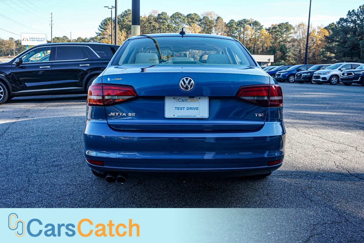 CARSCATCH - Used vehicle - SEDAN VOLKSWAGEN JETTA 2018