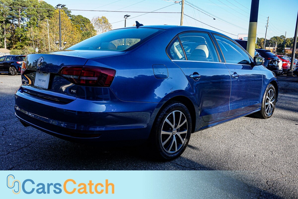 CARSCATCH - Used vehicle - SEDAN VOLKSWAGEN JETTA 2018