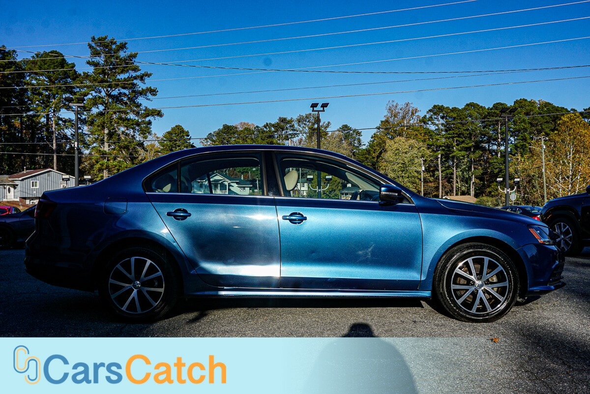 CARSCATCH - Used vehicle - SEDAN VOLKSWAGEN JETTA 2018
