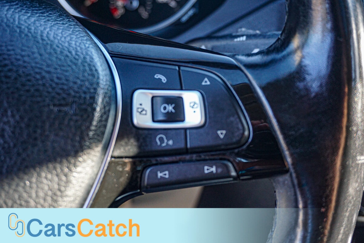 CARSCATCH - Used vehicle - SEDAN VOLKSWAGEN JETTA 2018