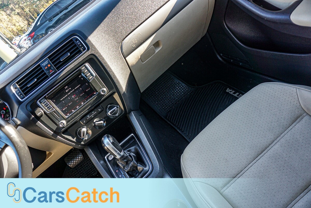 CARSCATCH - Used vehicle - SEDAN VOLKSWAGEN JETTA 2018