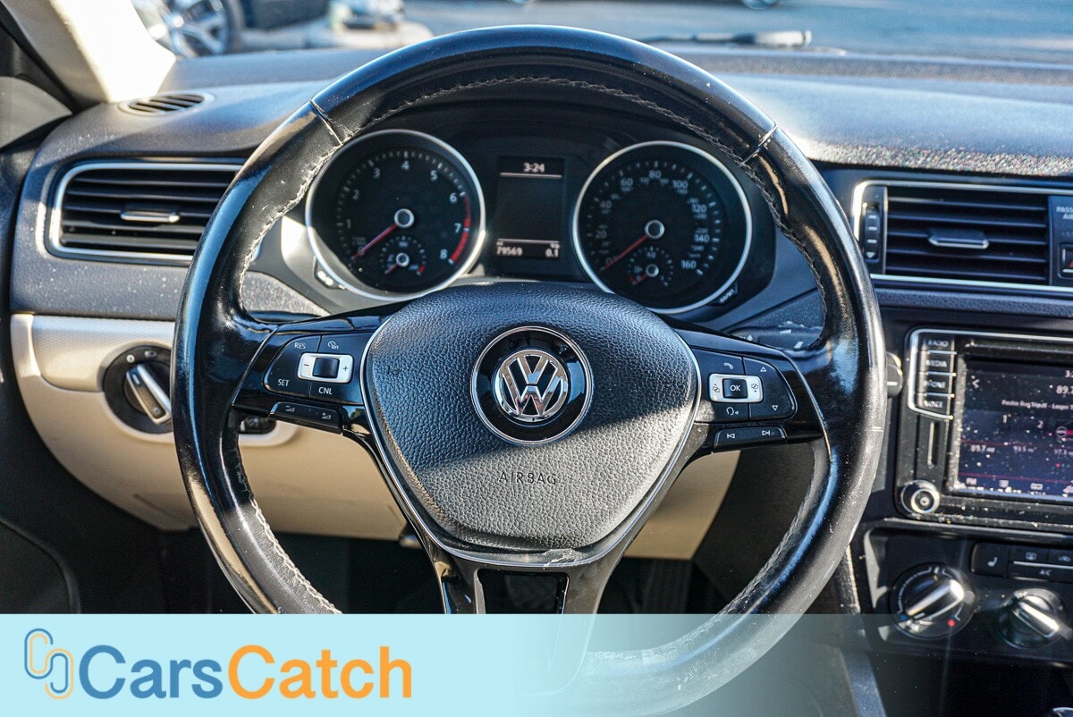 CARSCATCH - Used vehicle - SEDAN VOLKSWAGEN JETTA 2018