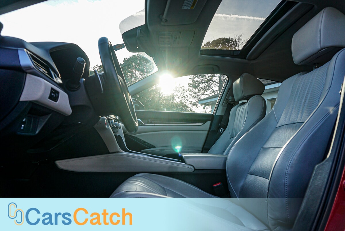 CARSCATCH - Used vehicle - SEDAN HONDA ACCORD 2018