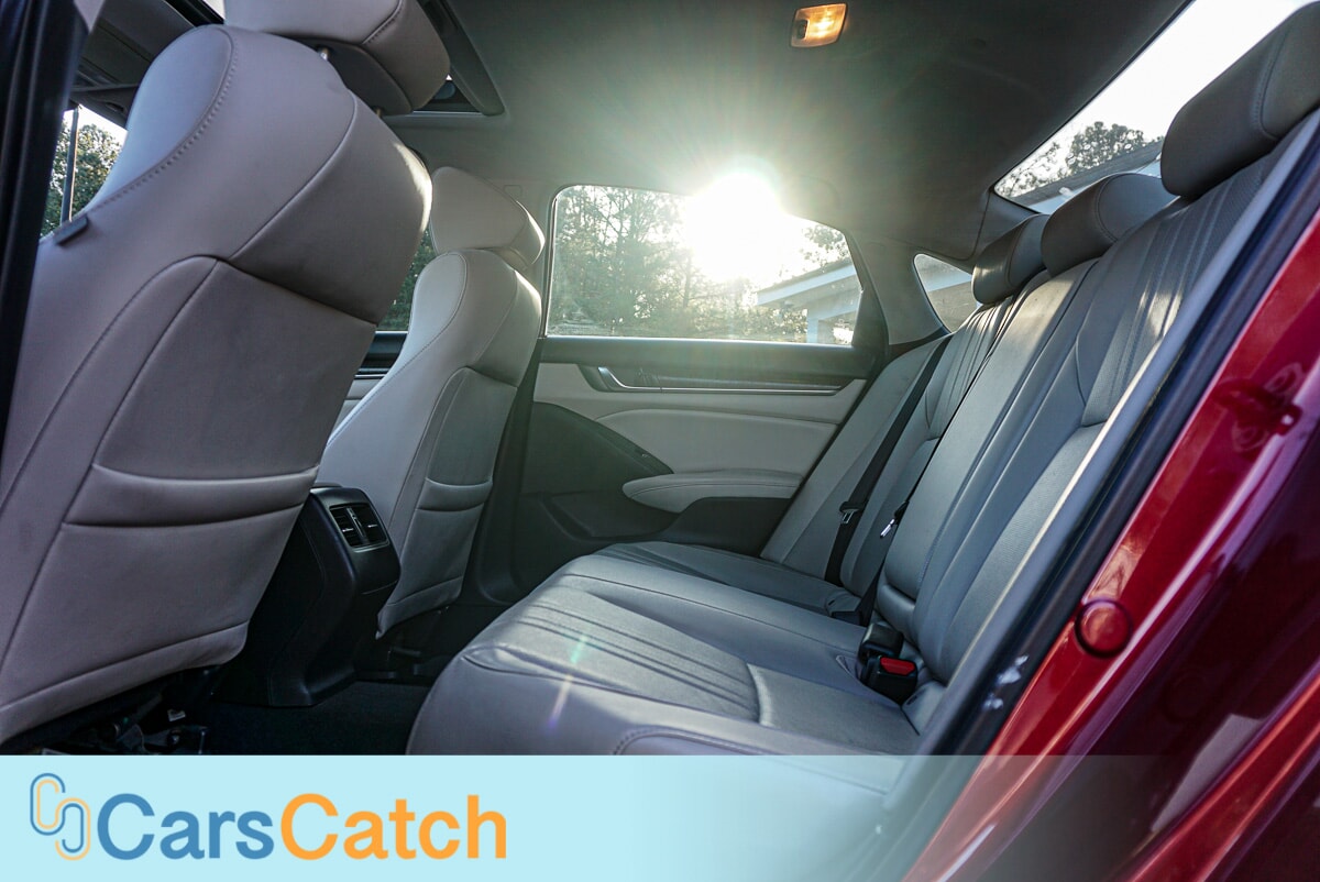 CARSCATCH - Used vehicle - SEDAN HONDA ACCORD 2018