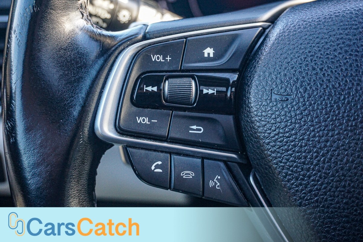 CARSCATCH - Used vehicle - SEDAN HONDA ACCORD 2018