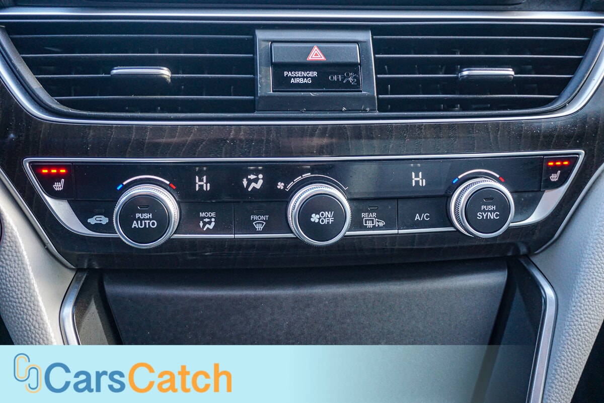 CARSCATCH - Used vehicle - SEDAN HONDA ACCORD 2018