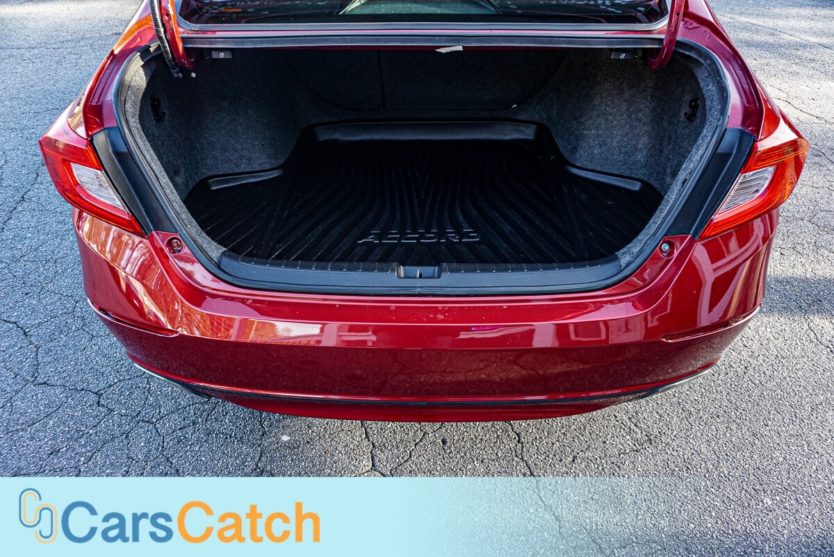 CARSCATCH - Used vehicle - SEDAN HONDA ACCORD 2018