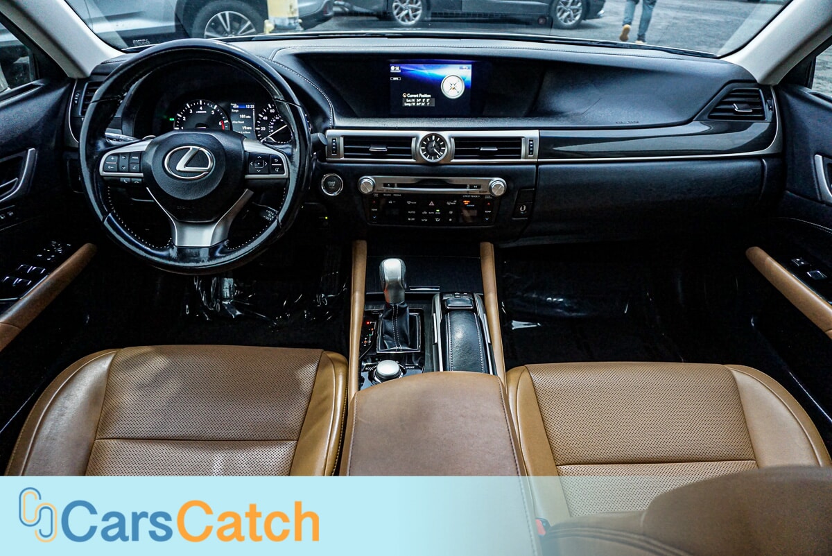 CARSCATCH - Used vehicle - SEDAN LEXUS GS 200T 2016