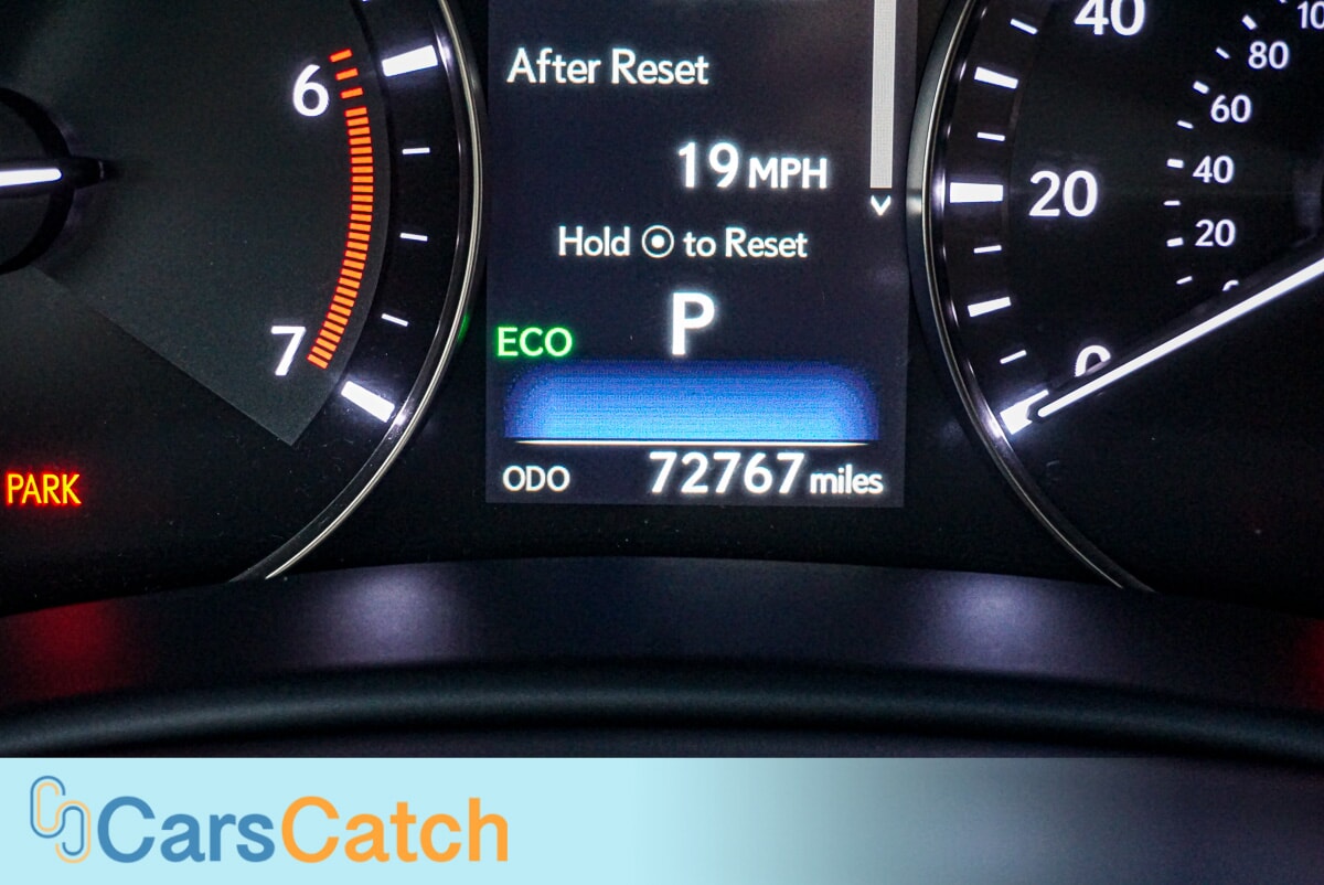 CARSCATCH - Used vehicle - SEDAN LEXUS GS 200T 2016