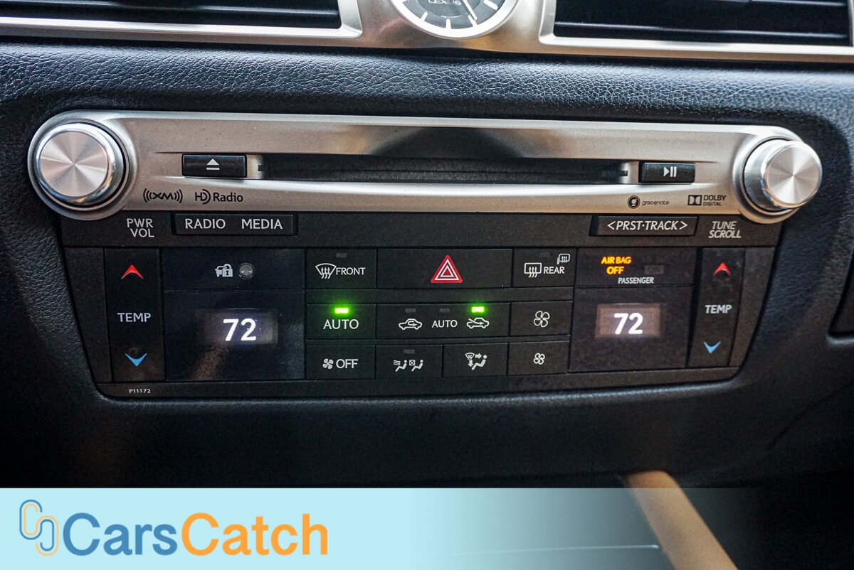 CARSCATCH - Used vehicle - SEDAN LEXUS GS 200T 2016