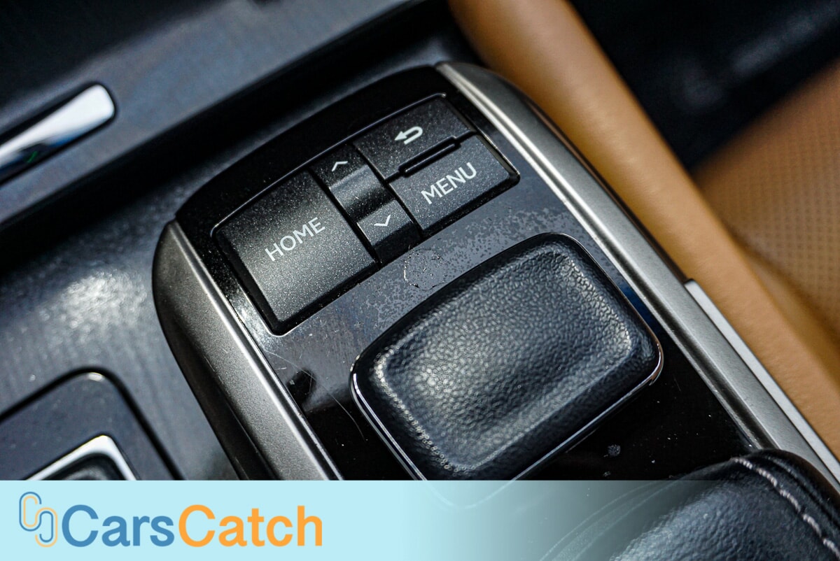 CARSCATCH - Used vehicle - SEDAN LEXUS GS 200T 2016