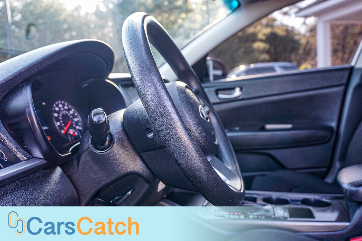 CARSCATCH - Used vehicle - SEDAN KIA OPTIMA 2019