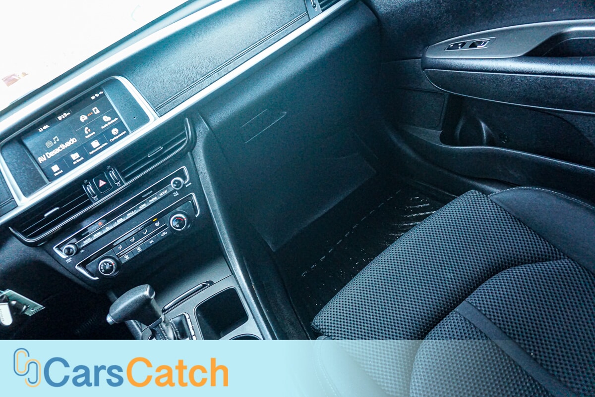 CARSCATCH - Used vehicle - SEDAN KIA OPTIMA 2019