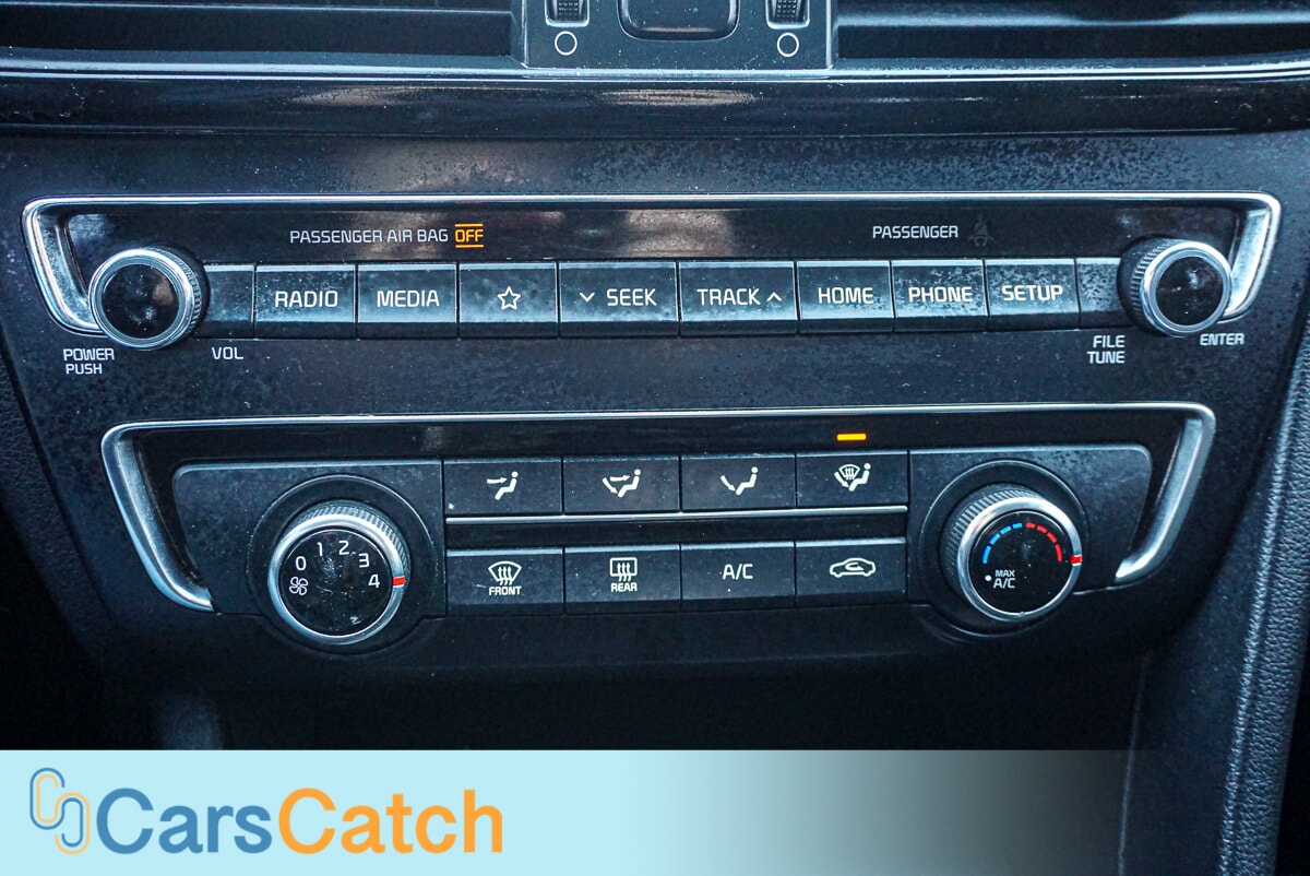 CARSCATCH - Used vehicle - SEDAN KIA OPTIMA 2019