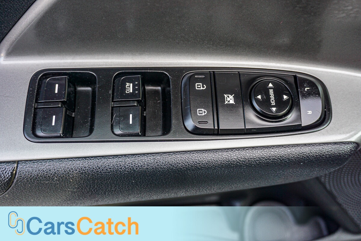 CARSCATCH - Used vehicle - SUV KIA NIRO 2019