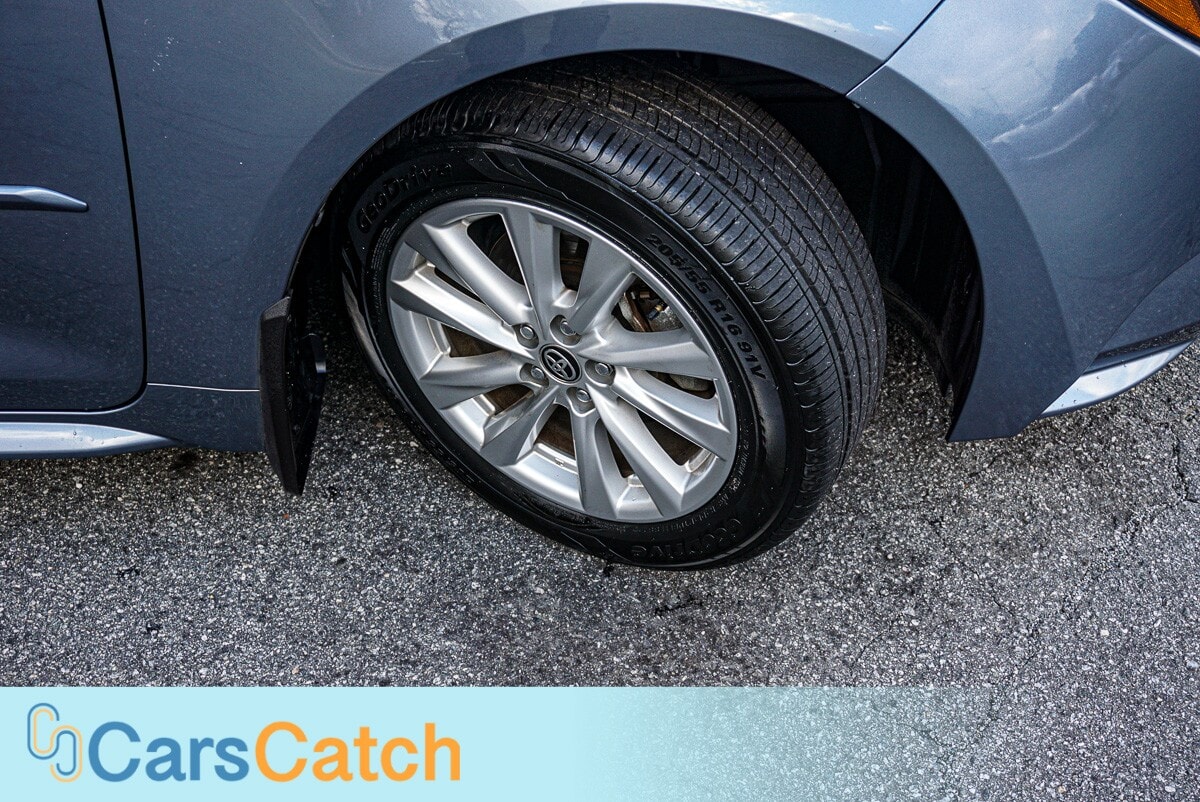 CARSCATCH - Used vehicle - SEDAN TOYOTA COROLLA 2024