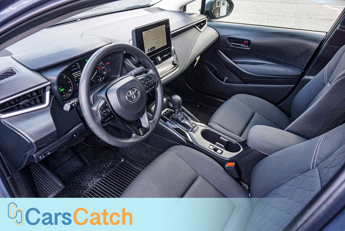 CARSCATCH - Used vehicle - SEDAN TOYOTA COROLLA 2024