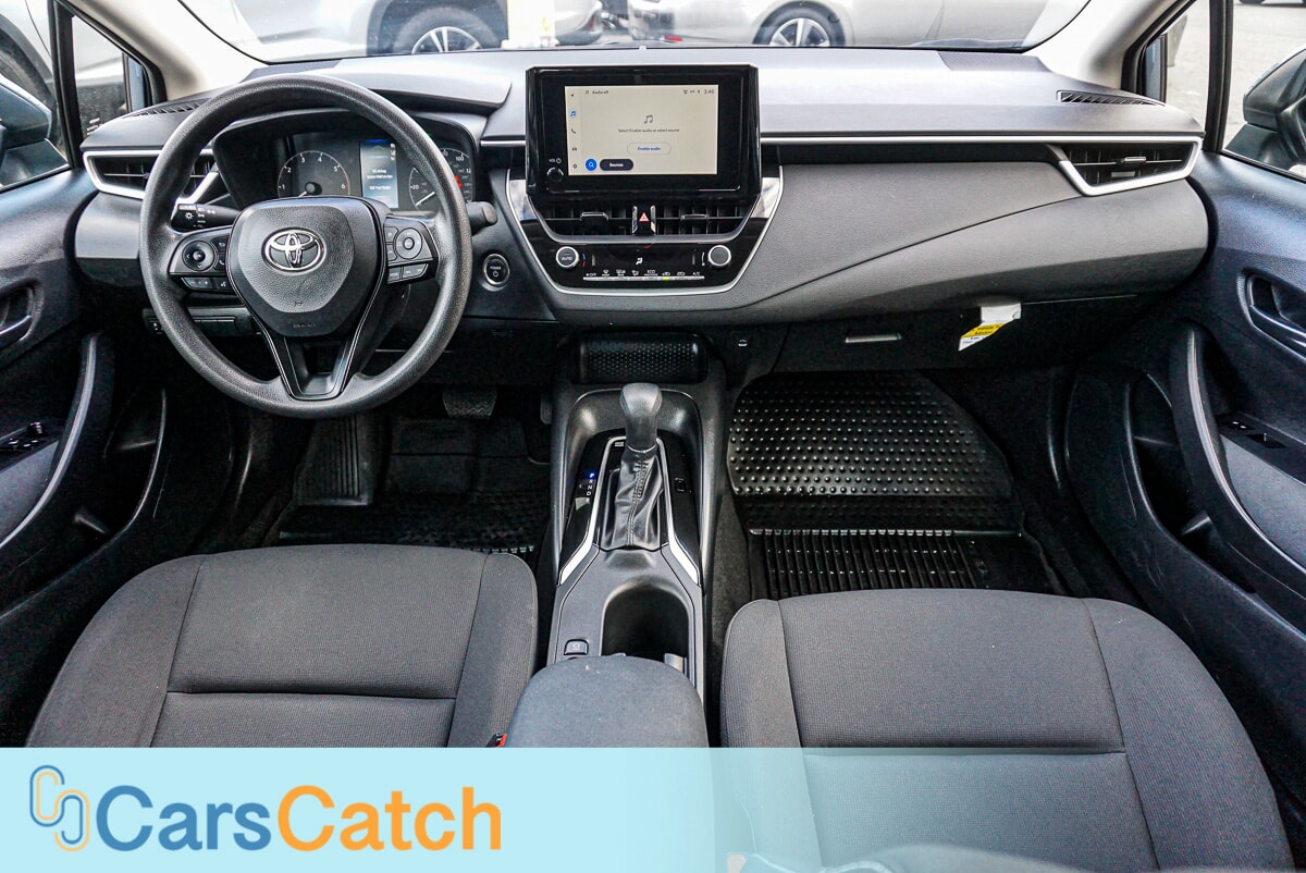 CARSCATCH - Used vehicle - SEDAN TOYOTA COROLLA 2024