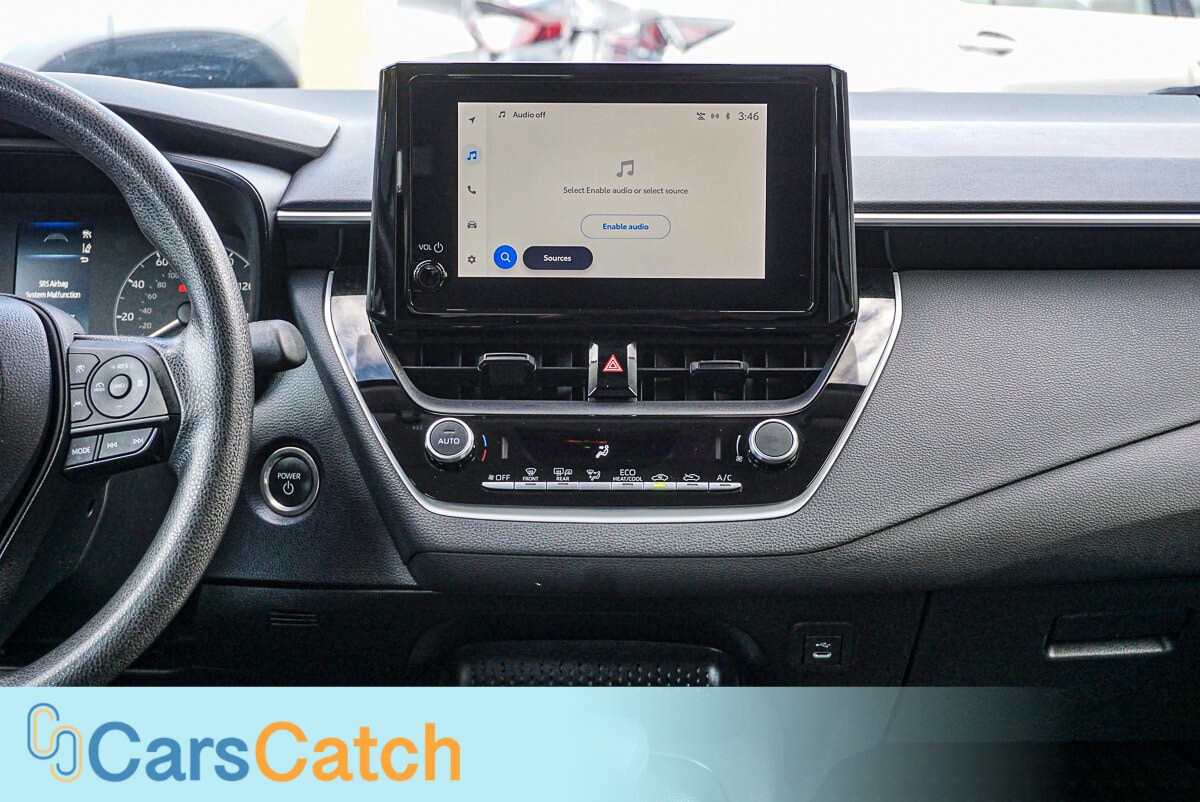 CARSCATCH - Used vehicle - SEDAN TOYOTA COROLLA 2024