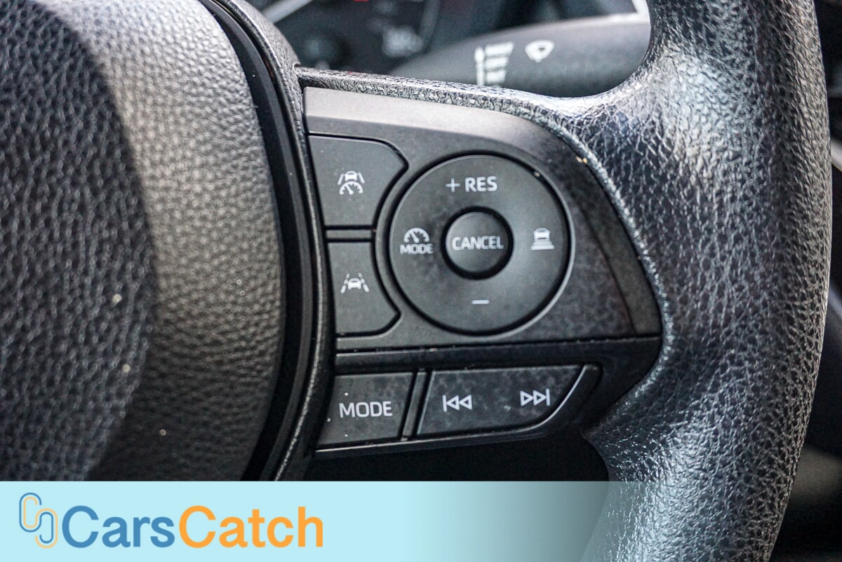 CARSCATCH - Used vehicle - SEDAN TOYOTA COROLLA 2024