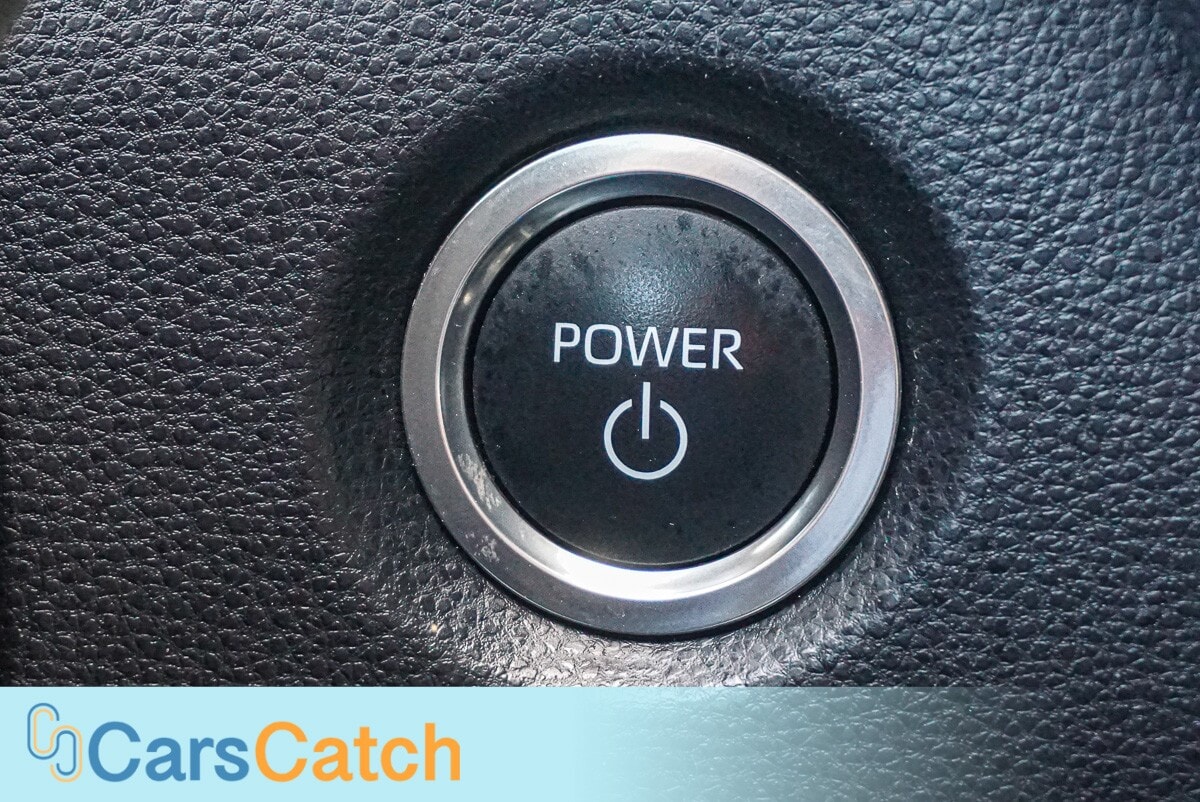 CARSCATCH - Used vehicle - SEDAN TOYOTA COROLLA 2024