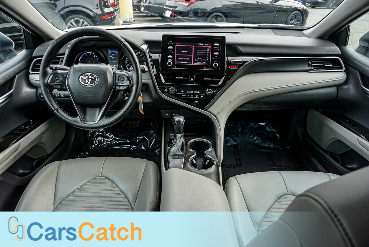 CARSCATCH - Used vehicle - SEDAN TOYOTA CAMRY 2023