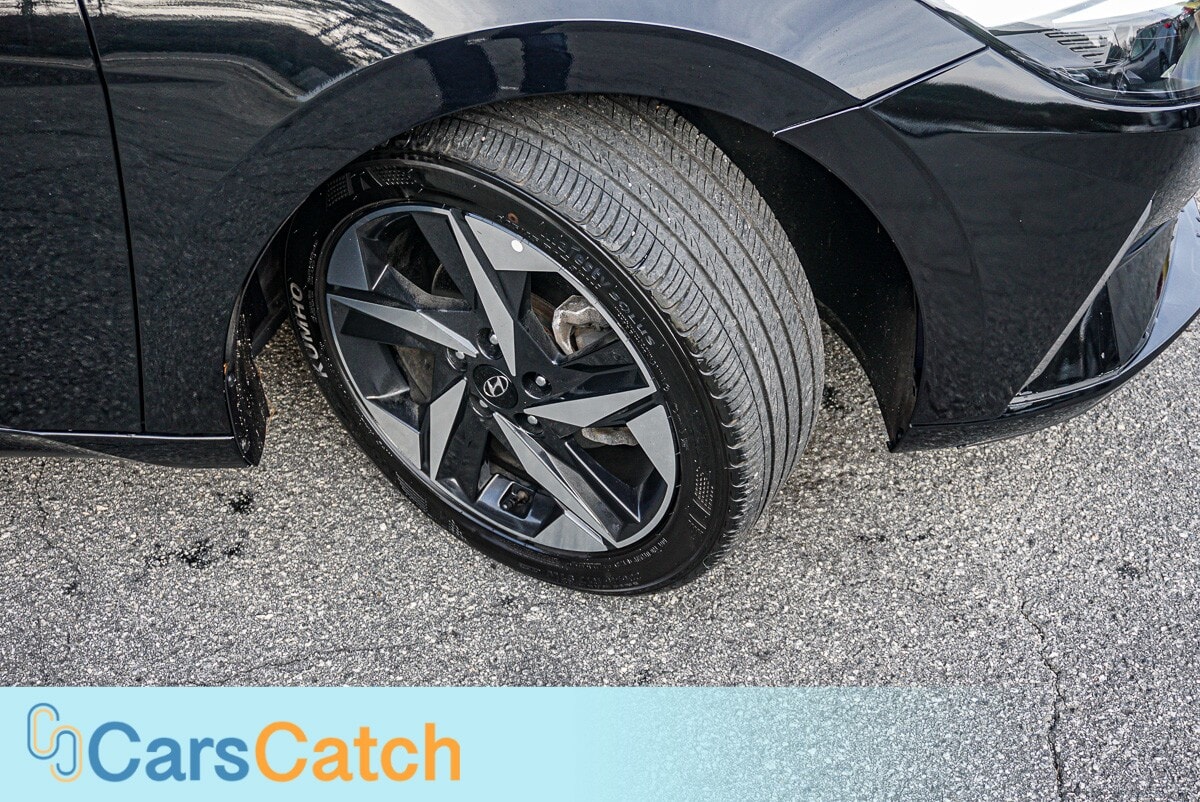 CARSCATCH - Used vehicle - SEDAN HYUNDAI ELANTRA 2023