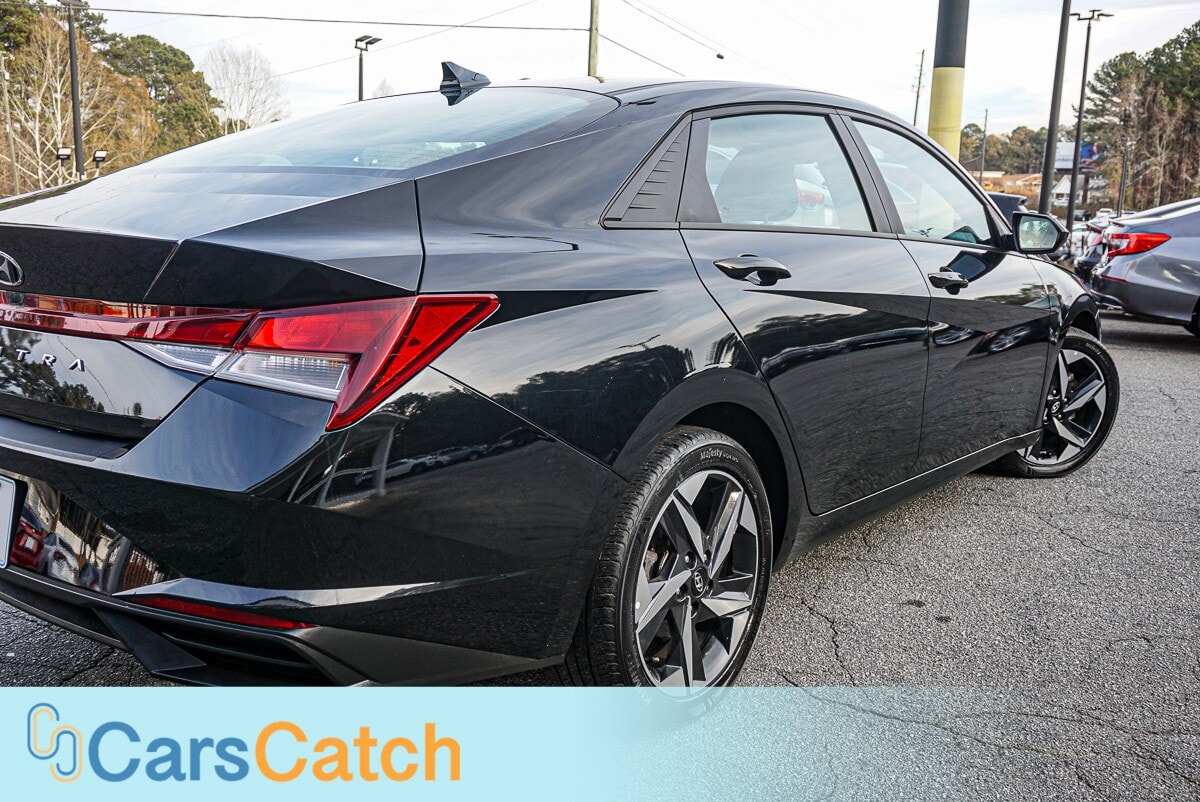 CARSCATCH - Used vehicle - SEDAN HYUNDAI ELANTRA 2023