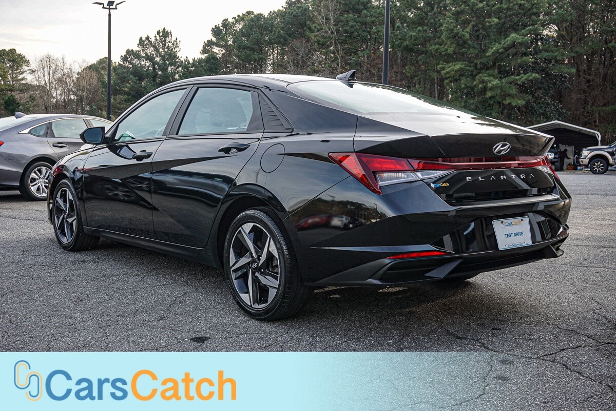 CARSCATCH - Used vehicle - SEDAN HYUNDAI ELANTRA 2023