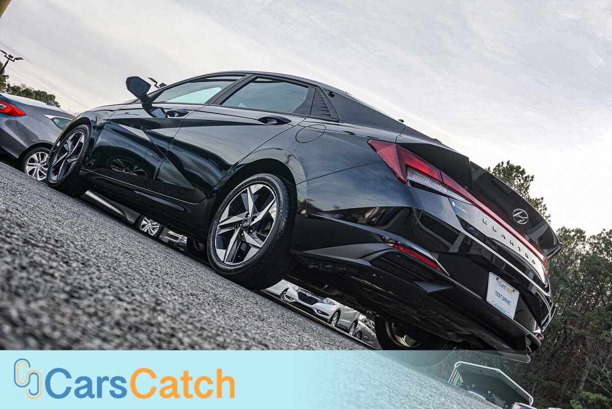 CARSCATCH - Used vehicle - SEDAN HYUNDAI ELANTRA 2023