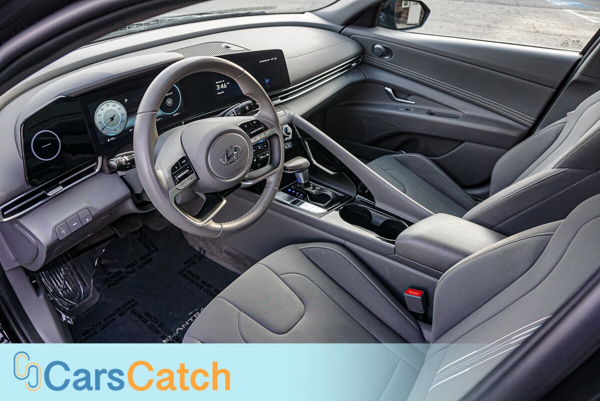 CARSCATCH - Used vehicle - SEDAN HYUNDAI ELANTRA 2023