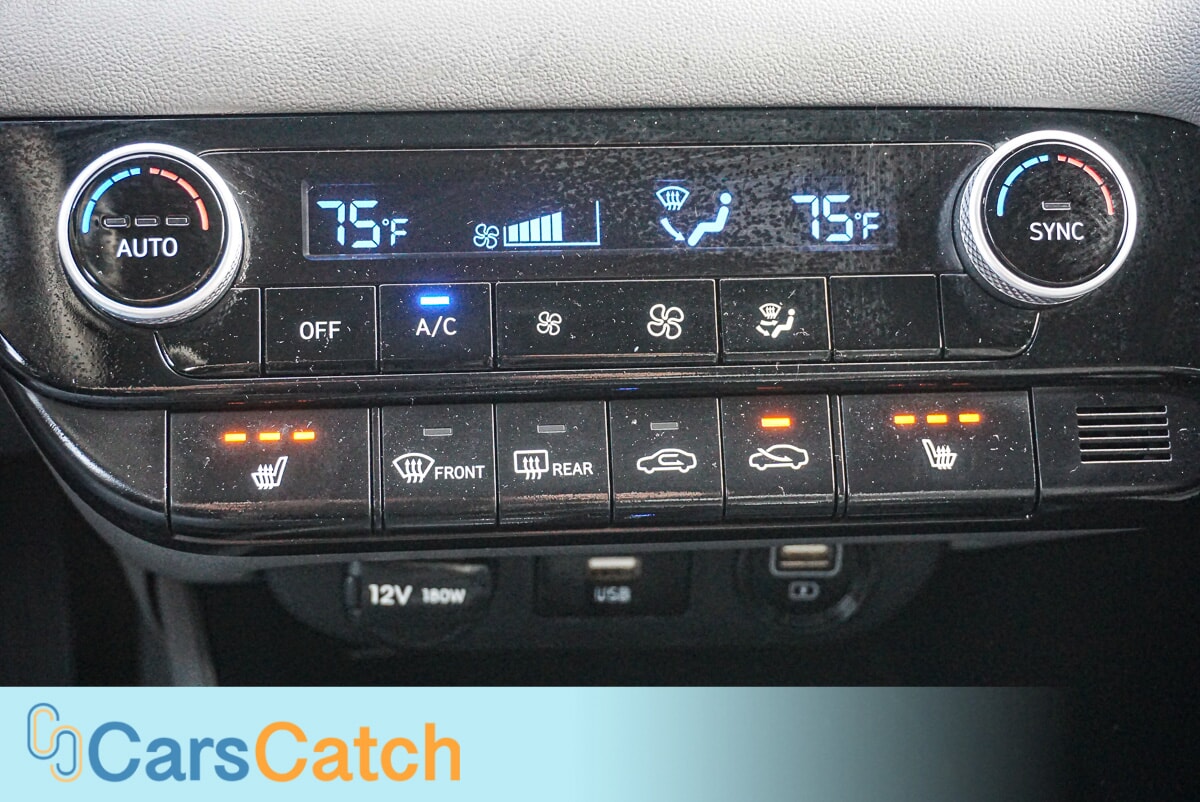 CARSCATCH - Used vehicle - SEDAN HYUNDAI ELANTRA 2023