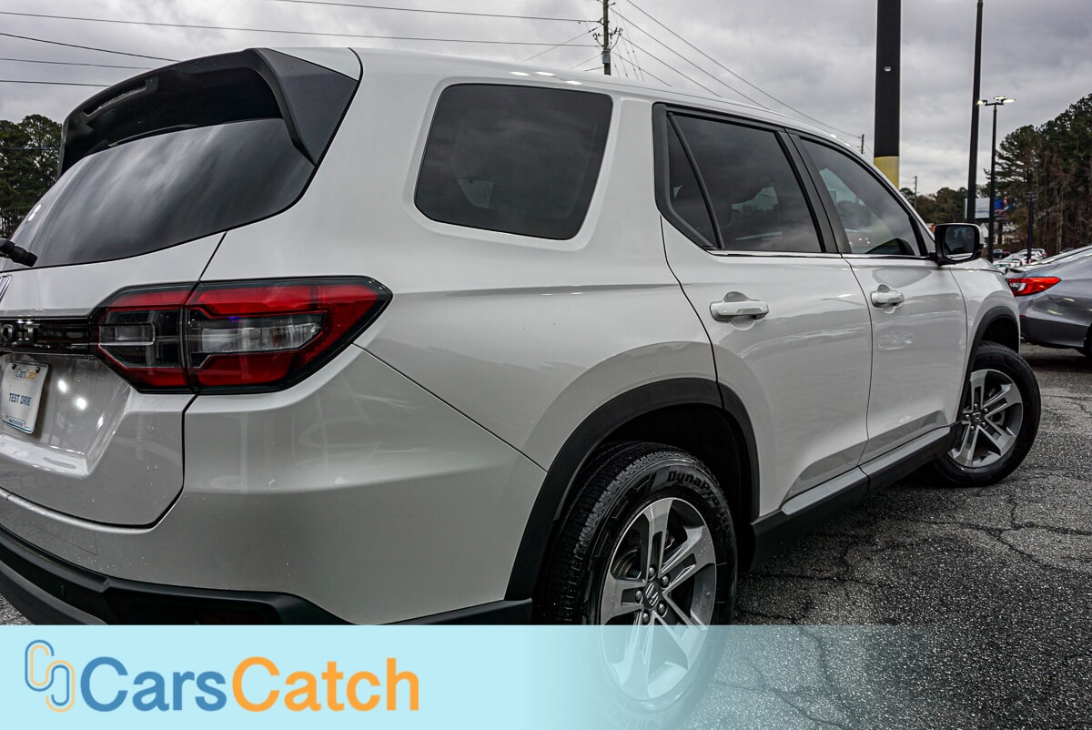 CARSCATCH - Used vehicle - SUV HONDA PILOT 2024