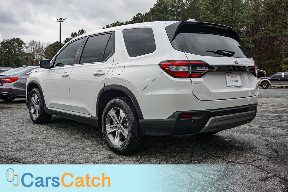 CARSCATCH - Used vehicle - SUV HONDA PILOT 2024