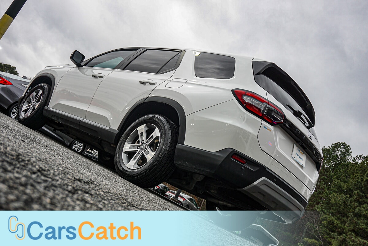 CARSCATCH - Used vehicle - SUV HONDA PILOT 2024