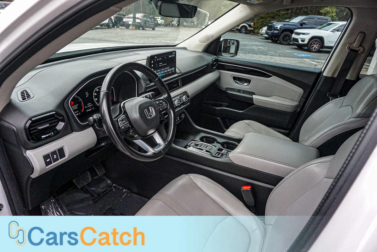 CARSCATCH - Used vehicle - SUV HONDA PILOT 2024