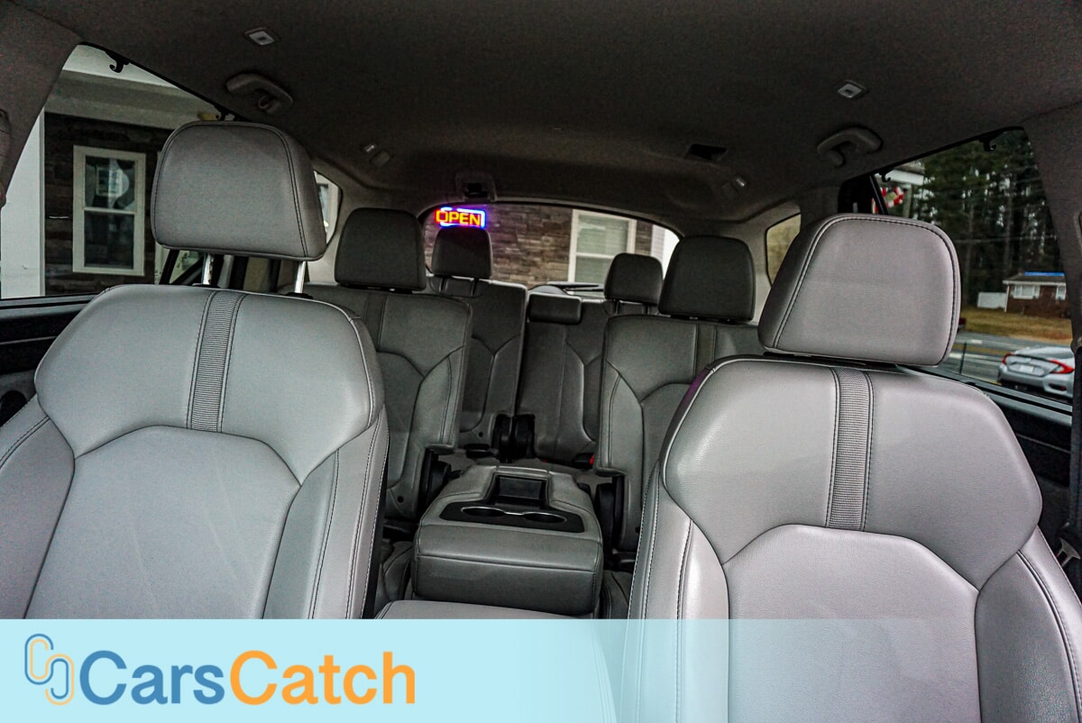 CARSCATCH - Used vehicle - SUV HONDA PILOT 2024