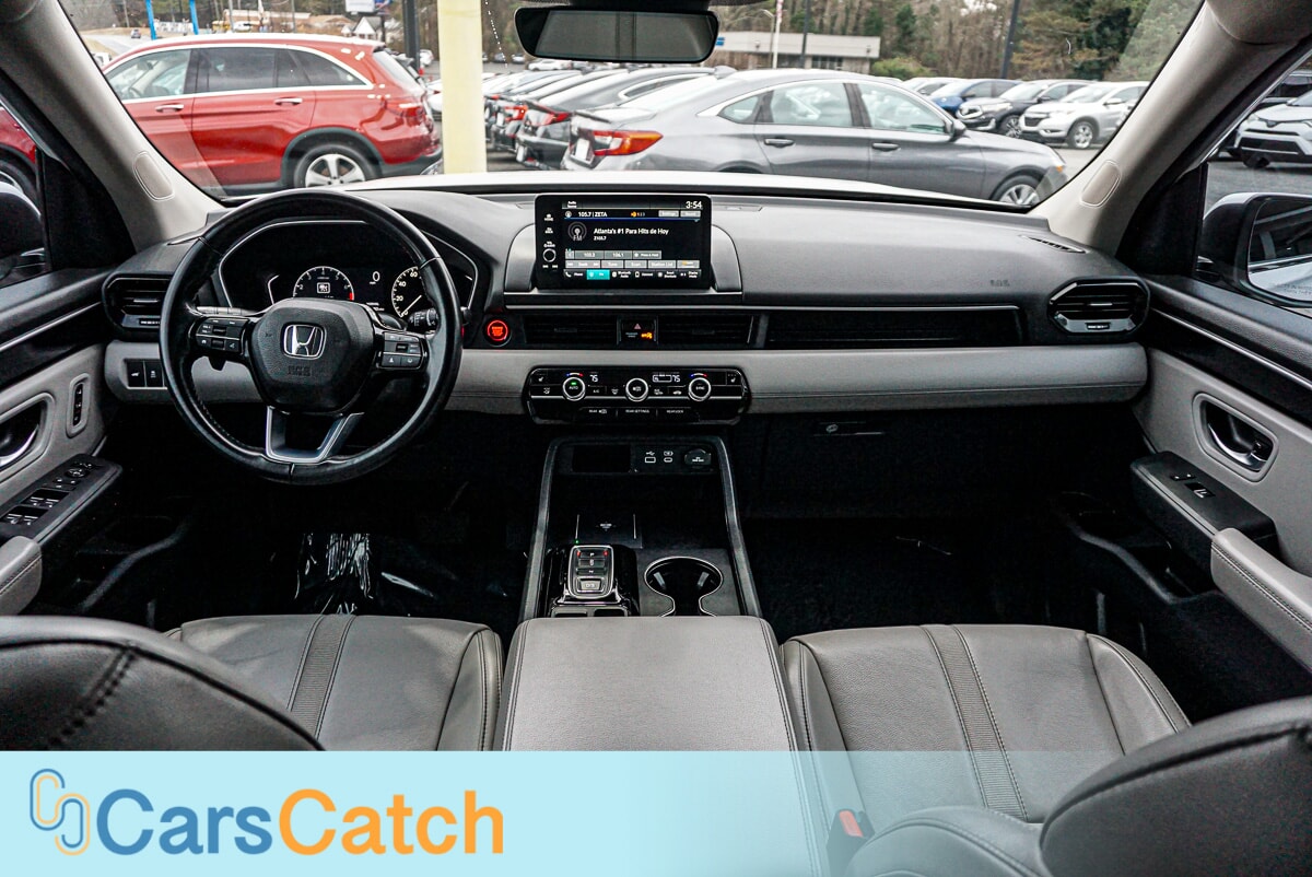 CARSCATCH - Used vehicle - SUV HONDA PILOT 2024