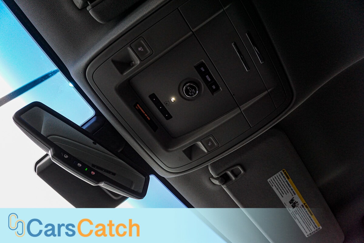 CARSCATCH - Used vehicle - SUV CHEVROLET SUBURBAN 2019