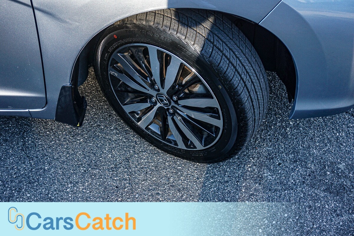 CARSCATCH - Used vehicle - SEDAN HONDA FIT 2019