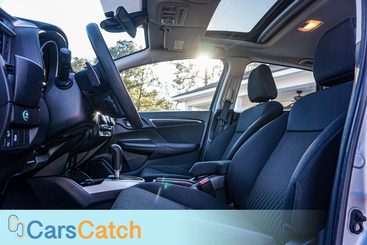 CARSCATCH - Used vehicle - SEDAN HONDA FIT 2019