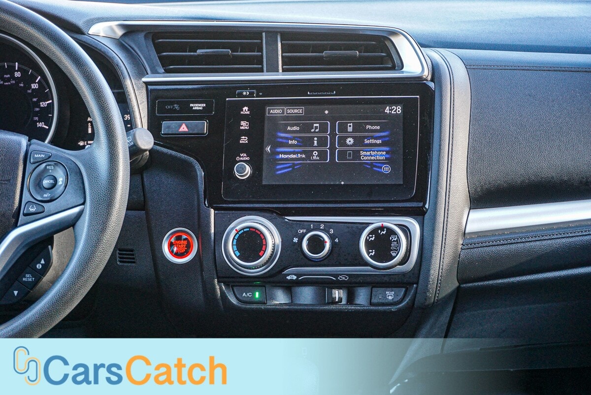 CARSCATCH - Used vehicle - SEDAN HONDA FIT 2019