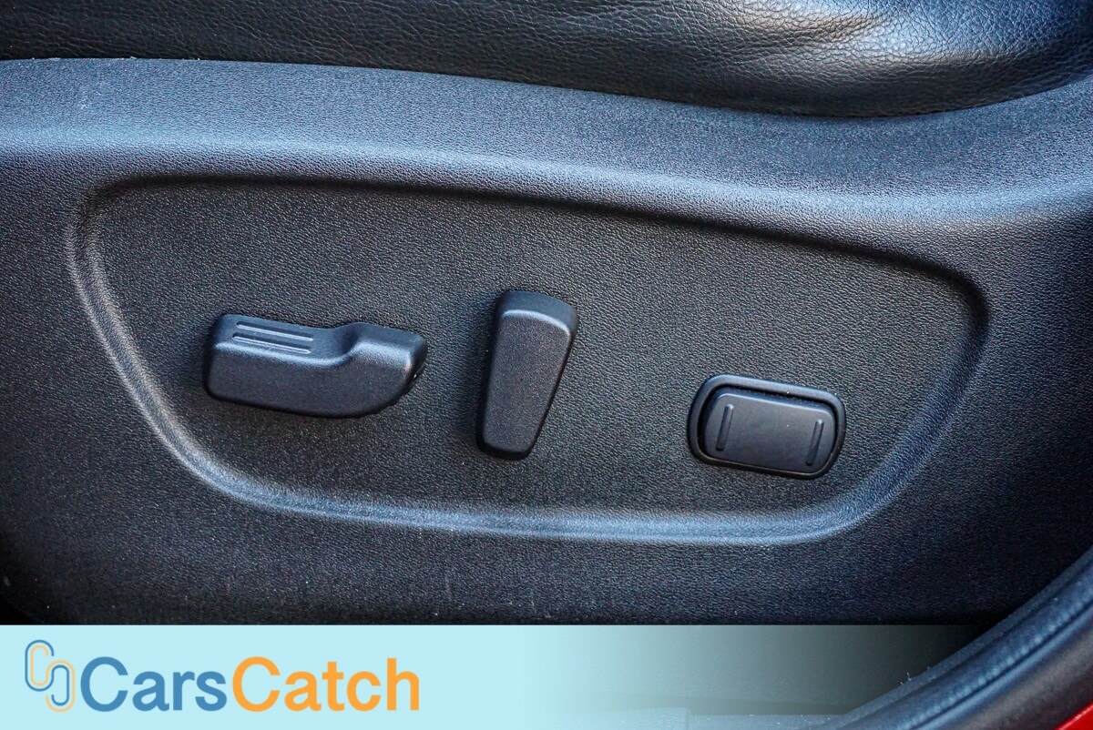 CARSCATCH - Used vehicle - SUV NISSAN ROGUE SPORT 2018