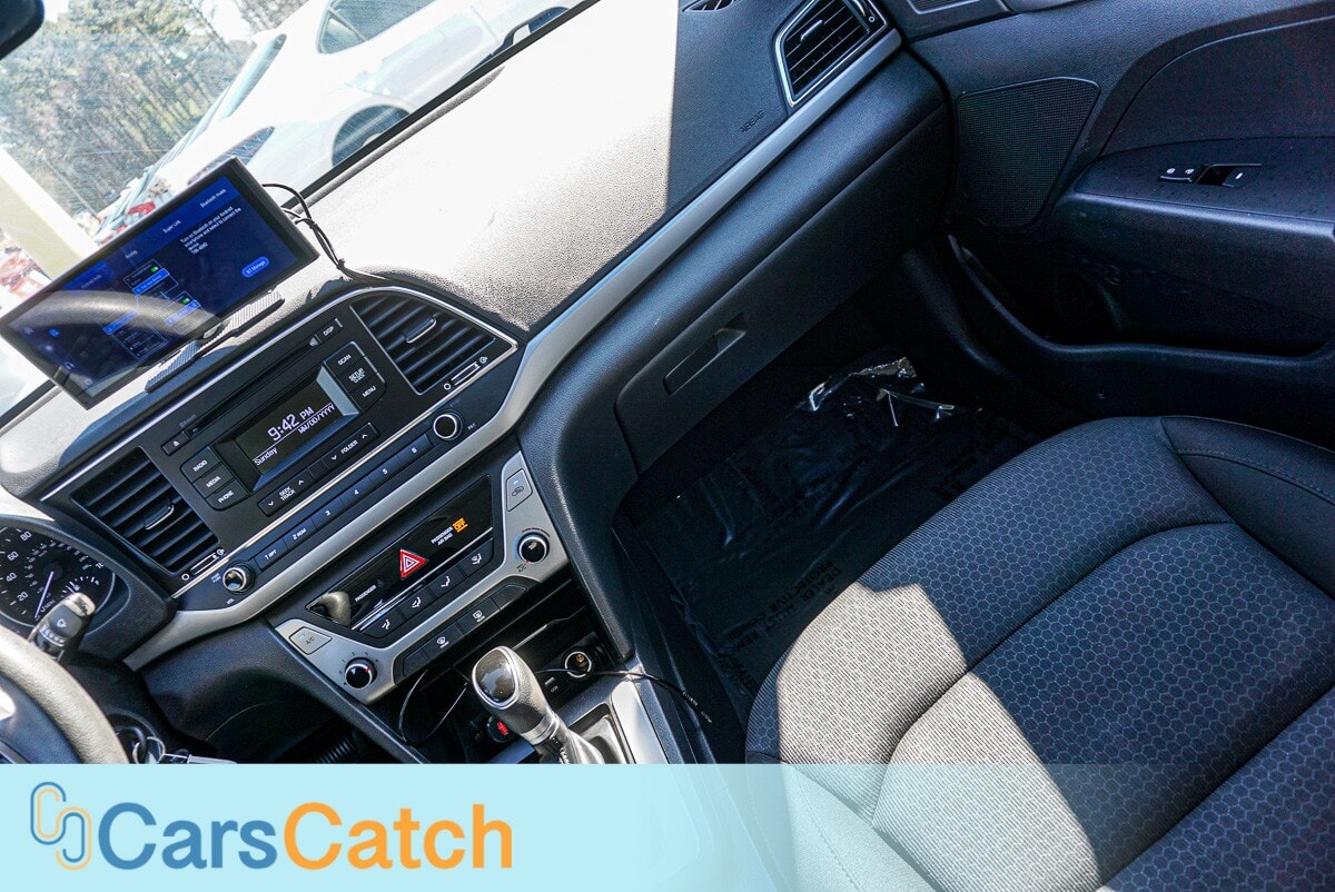 CARSCATCH - Used vehicle - SEDAN HYUNDAI ELANTRA 2018