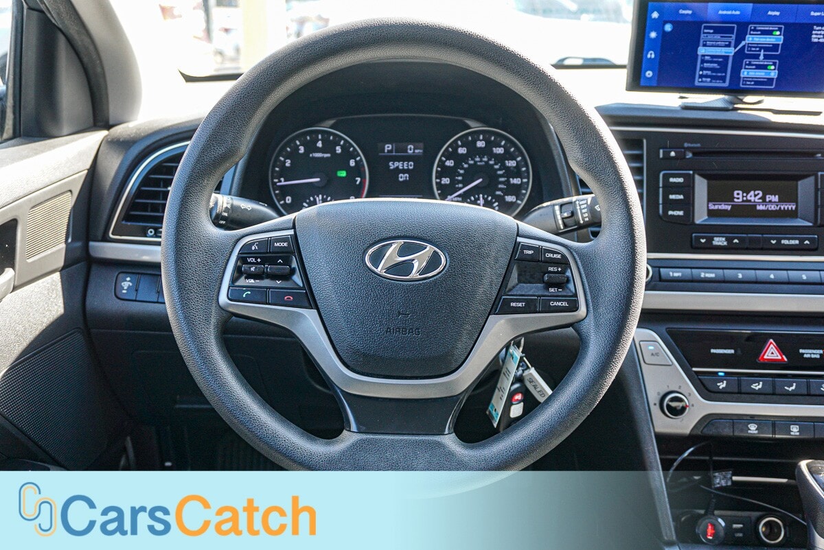 CARSCATCH - Used vehicle - SEDAN HYUNDAI ELANTRA 2018