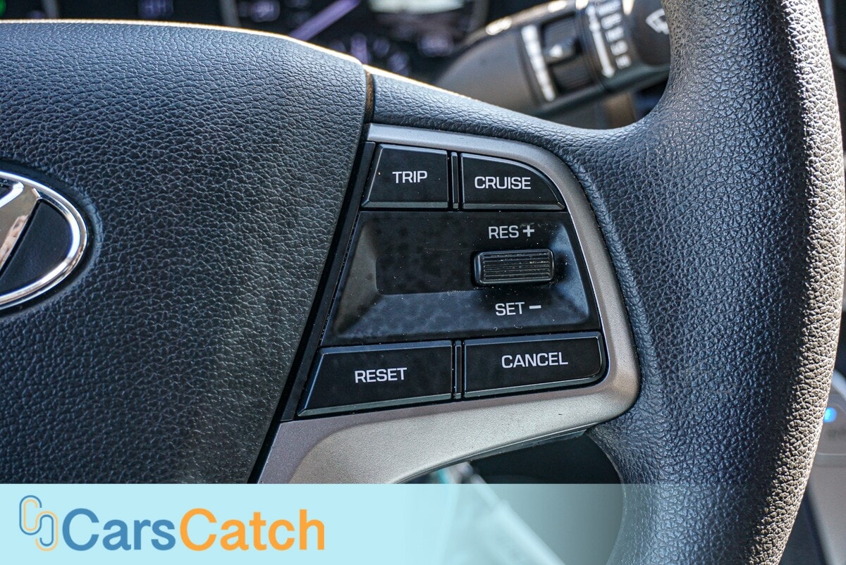 CARSCATCH - Used vehicle - SEDAN HYUNDAI ELANTRA 2018