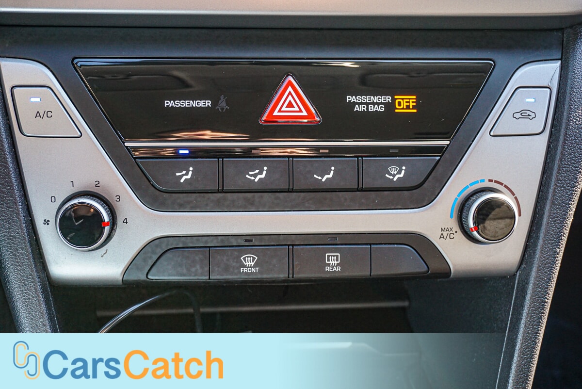 CARSCATCH - Used vehicle - SEDAN HYUNDAI ELANTRA 2018