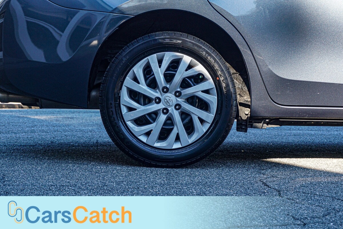 CARSCATCH - Used vehicle - SEDAN TOYOTA COROLLA 2018